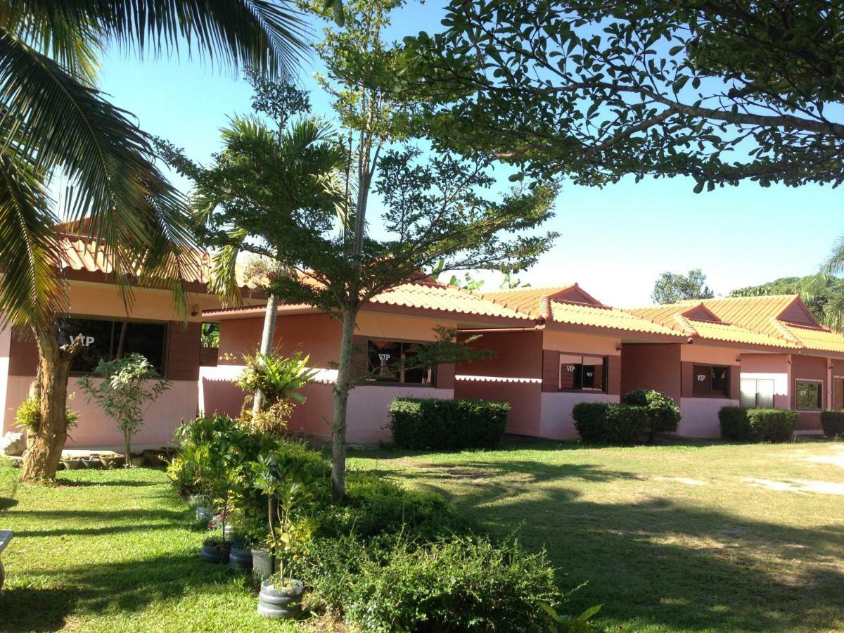 โพธิ์ทองริมทุ่ง Pothong Rimtung Hotel Fang Exterior foto